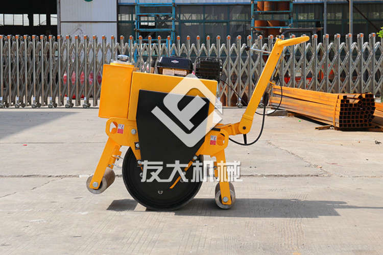 小型壓路機(jī)作業(yè)前要做哪些準(zhǔn)備工作？